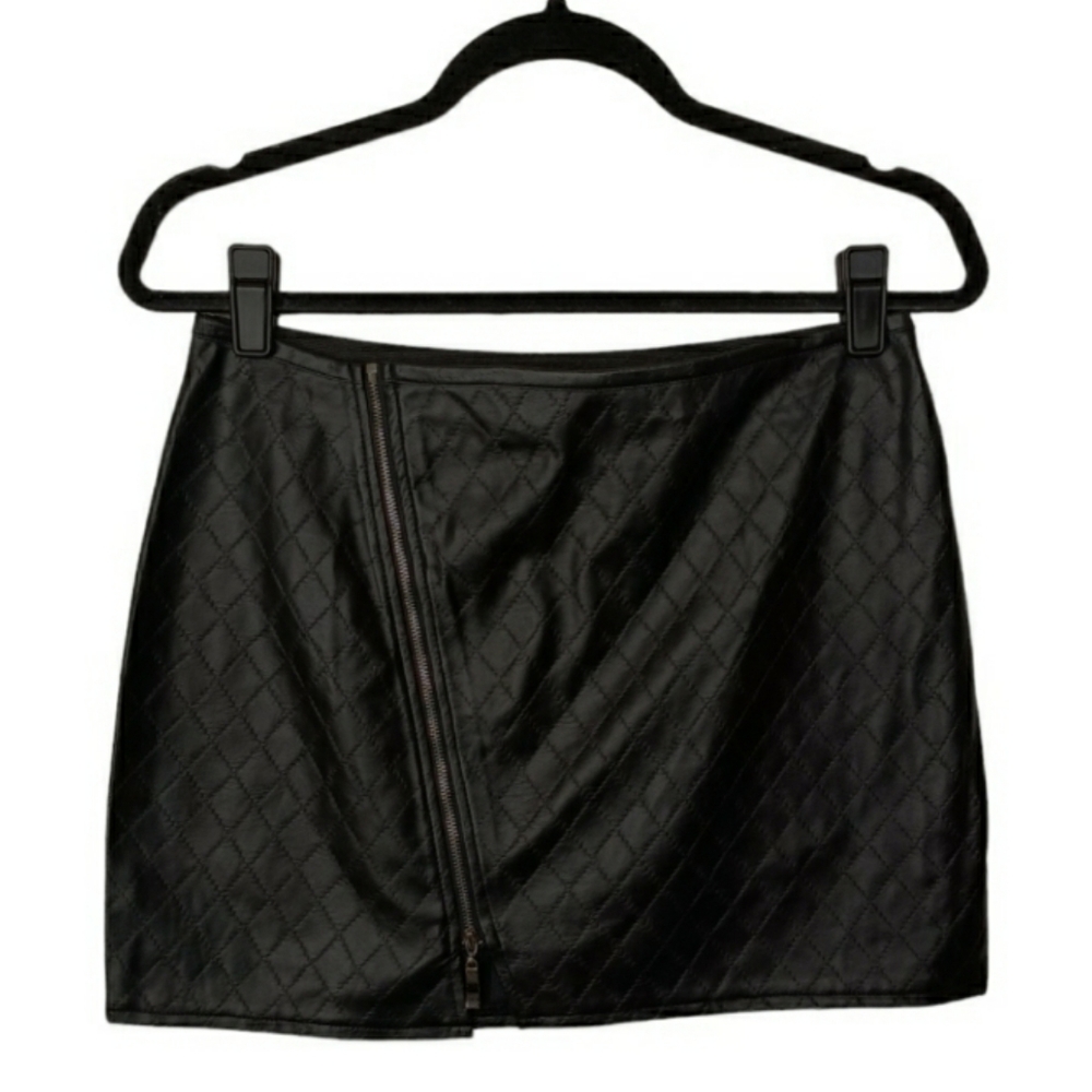 FOREIGN EXCHANGE Faux Leather Zipper Black Medium Mini Skirt NWT